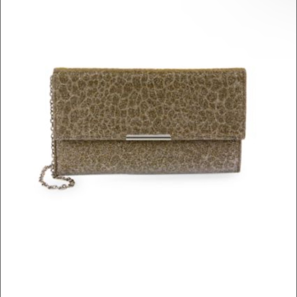 LA REGALE
Animal-Pattern Jacquard Envelope Clutch
